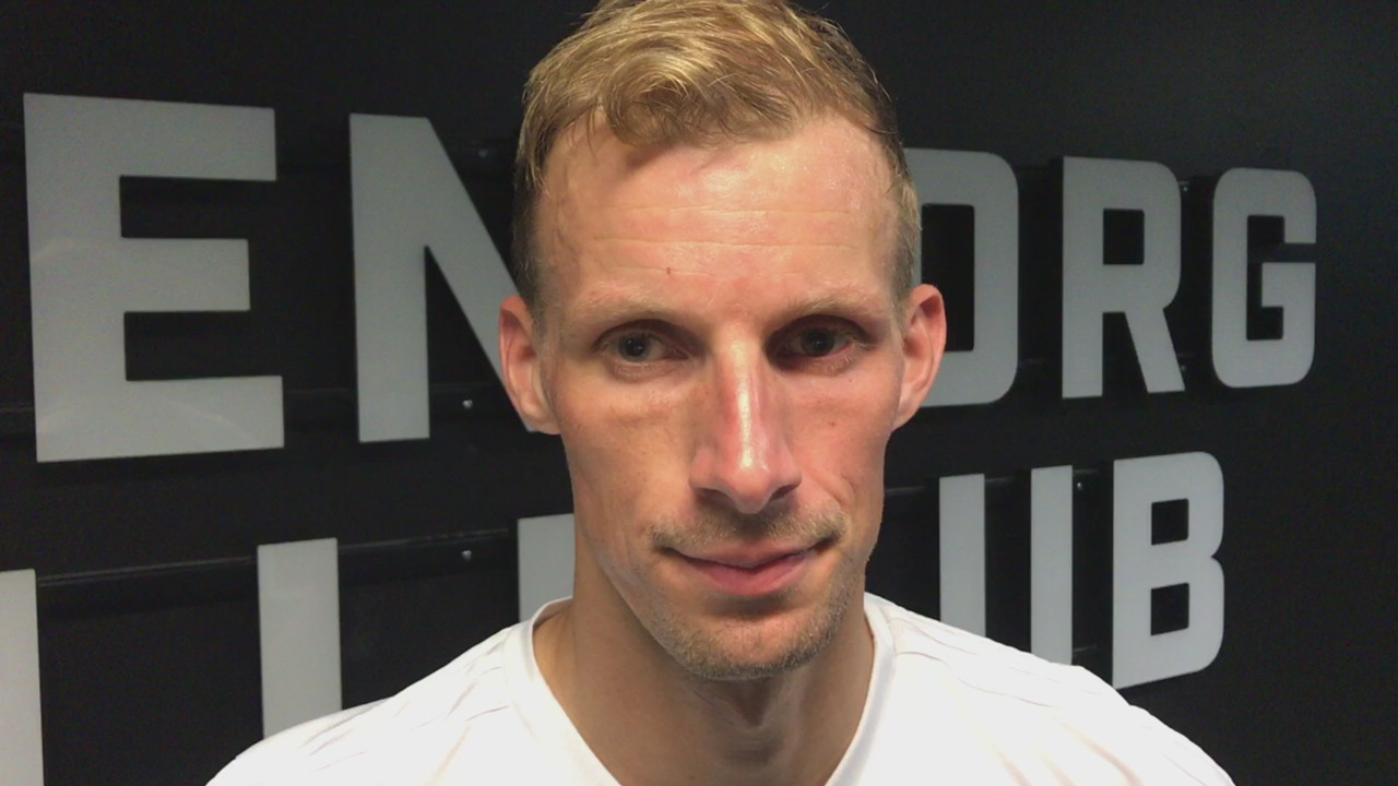 - Kan gå inn med senkede skuldre